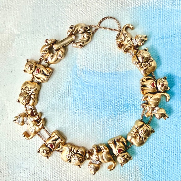 70’s Avon Gold Cat Charm Bracelet Rare - Picture 9 of 9